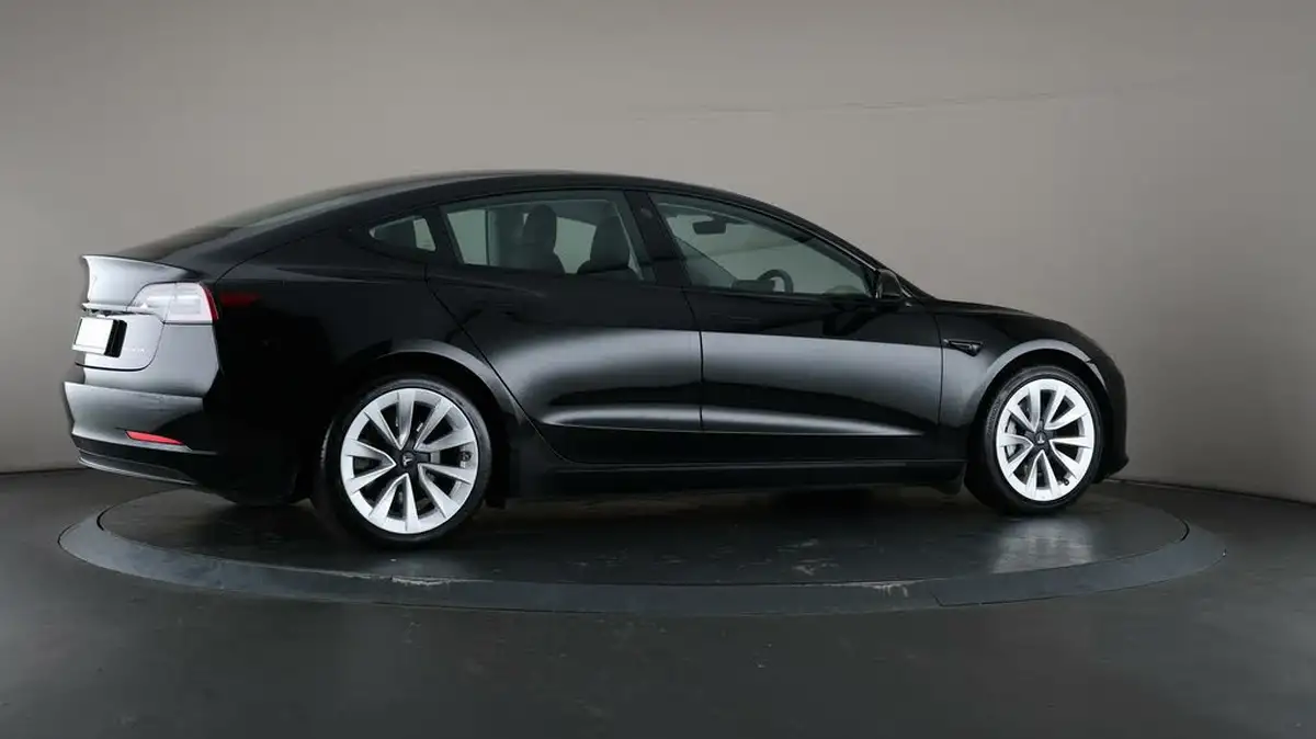 2021-tesla-model-3-e-long-range-4x4-big-57