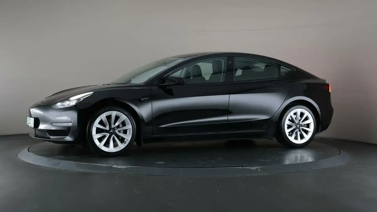 2021-tesla-model-3-e-long-range-4x4-big-33