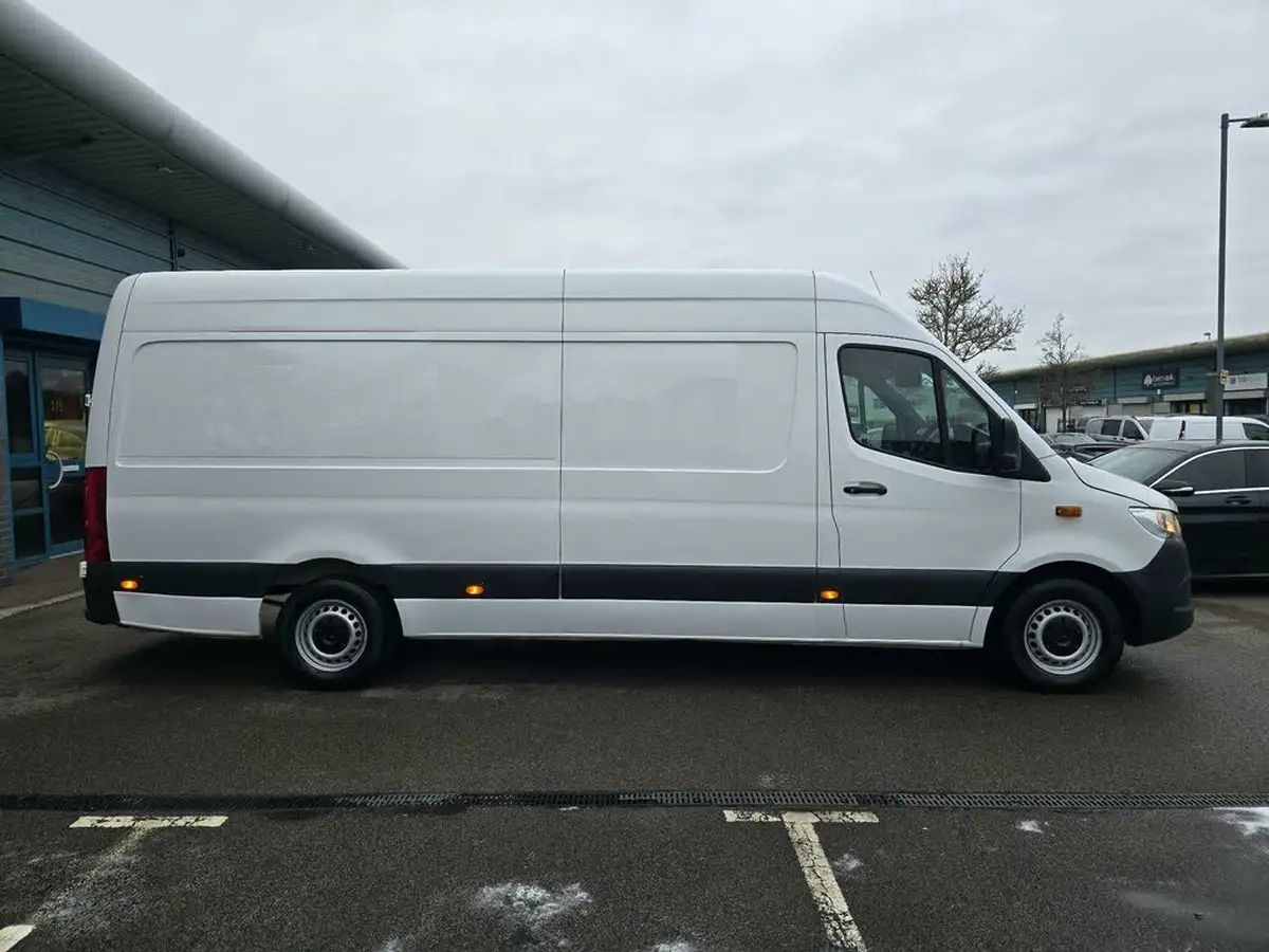 2018-mercedes-benz-sprinter-21cdi-311-l2h1-panel-van-rwd-eco-gear-360-big-7