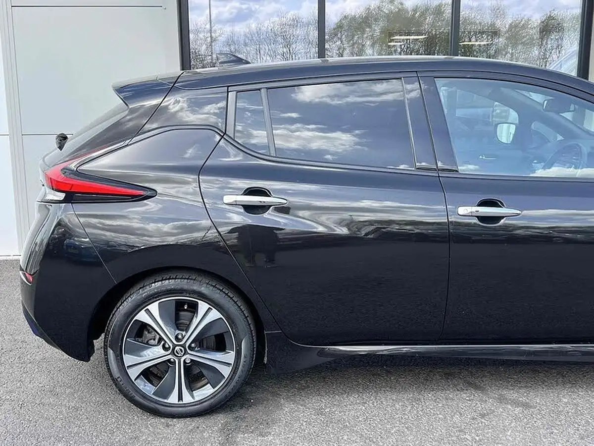 2021-nissan-leaf-e-tekna-big-5