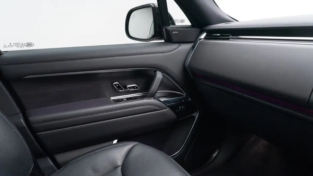 2022-land-rover-range-rover-30-d350-hse-big-21