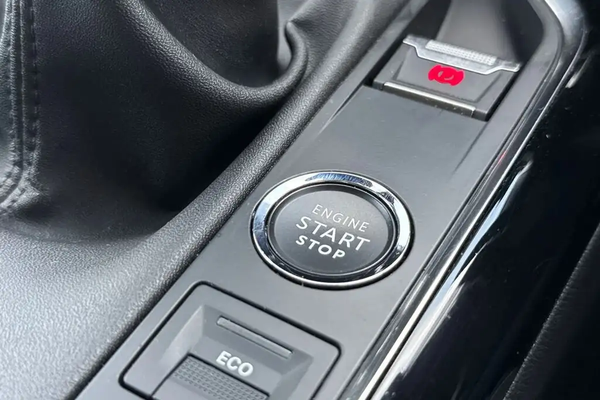 2021-peugeot-3008-suv-12-puretech-allure-premium-big-36