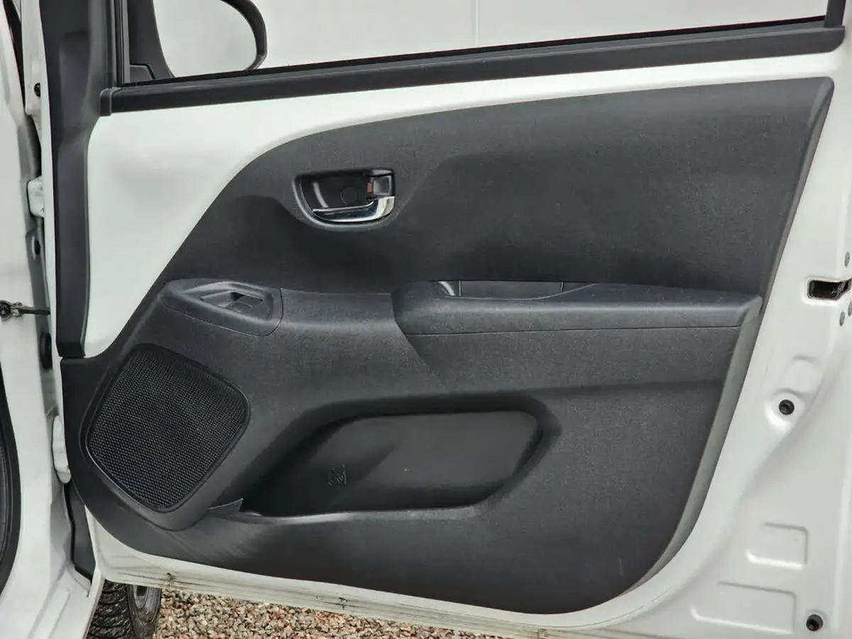 2018-citroen-c1-10-vti-flair-72ps-5d-etg-big-32