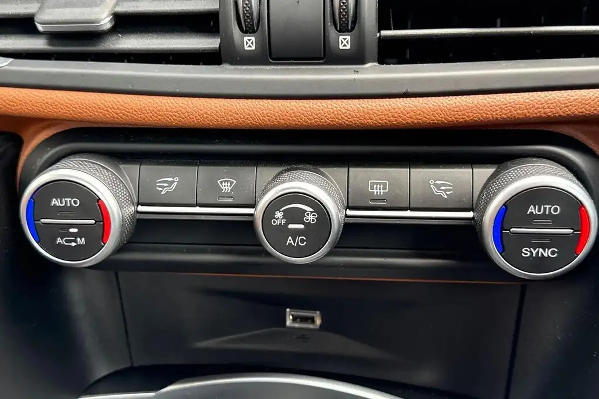 2019-alfa-romeo-giulia-22td-super-big-17