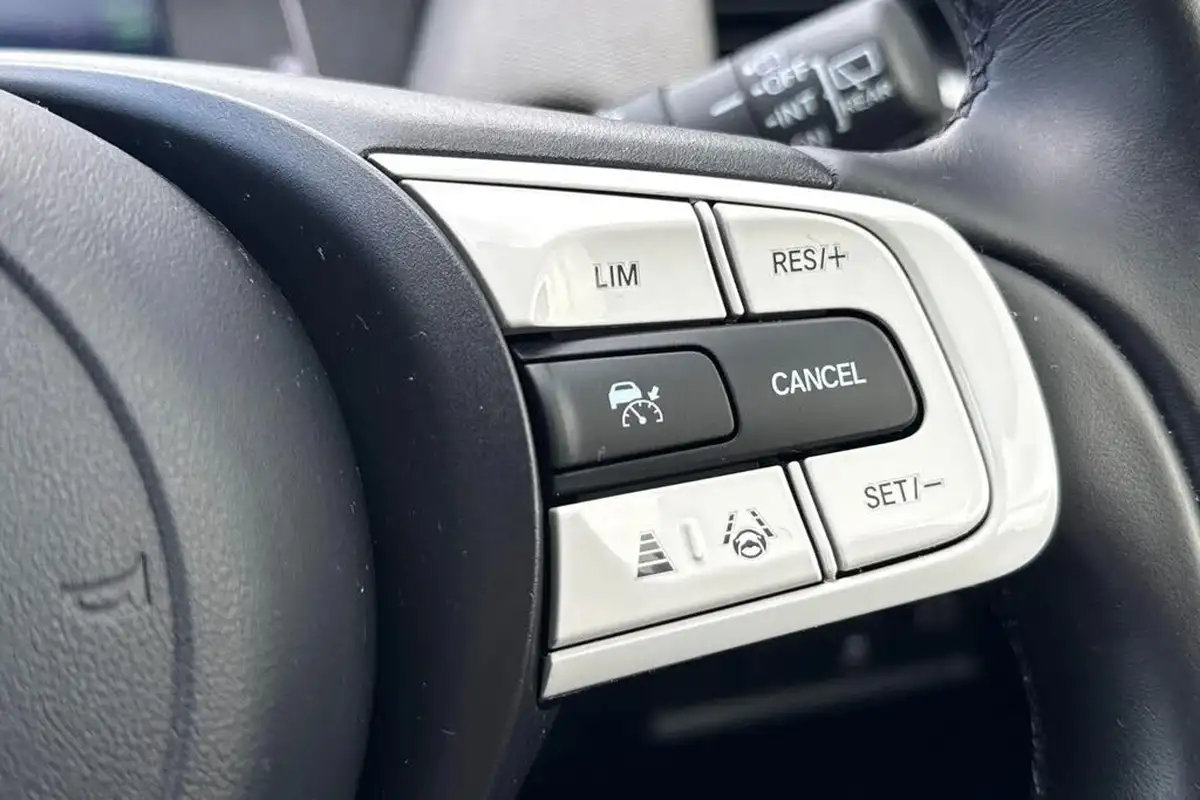 2020-honda-jazz-15-i-mmd-crosstar-ex-big-26