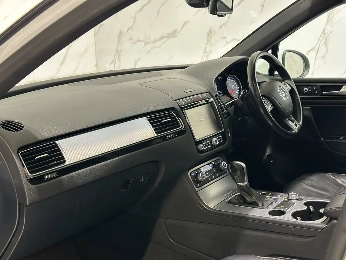 2016-volkswagen-touareg-30tdi-r-line-262ps-2967cc-big-46
