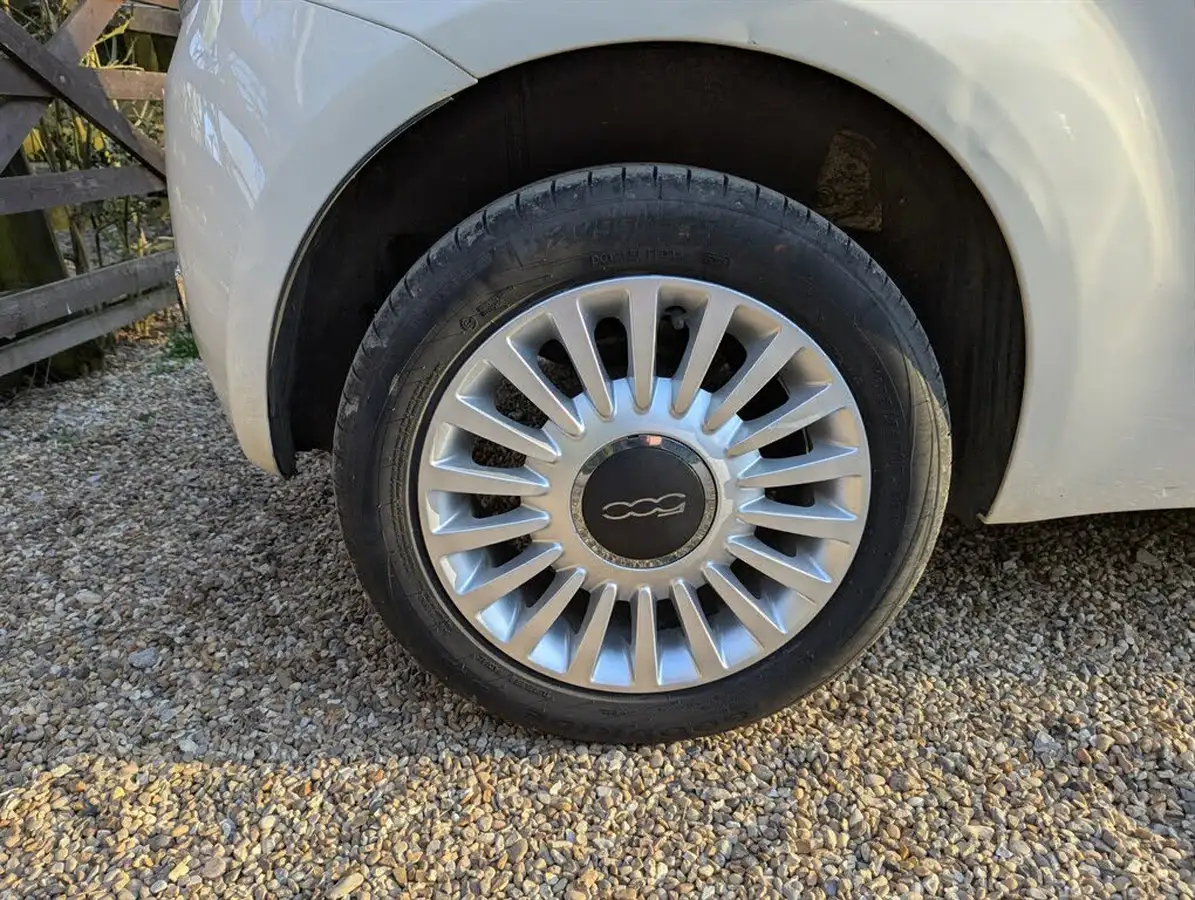 2014-fiat-500-12-lounge-big-20