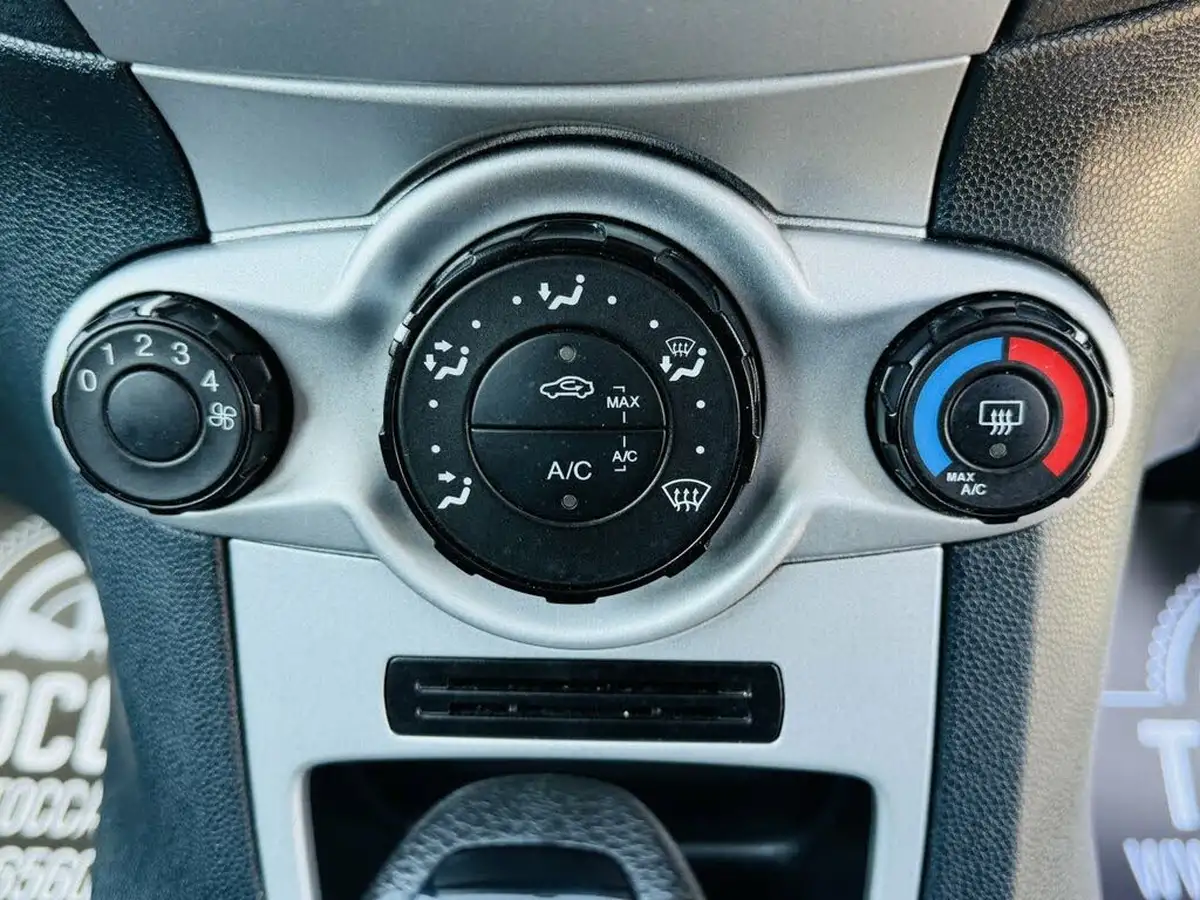 2012-ford-fiesta-14-edge-5d-auto-big-13