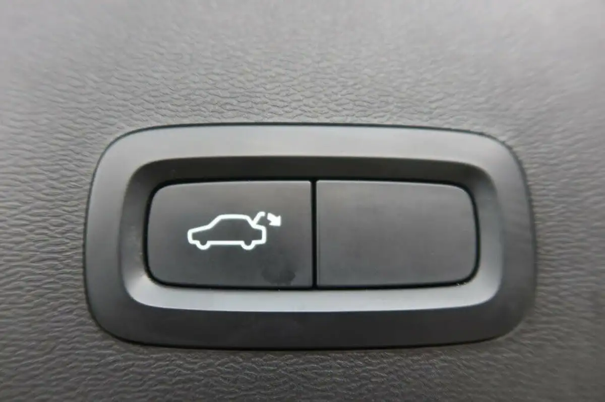 2021-volvo-xc40-20-b4-r-design-194bhp-auto-big-7