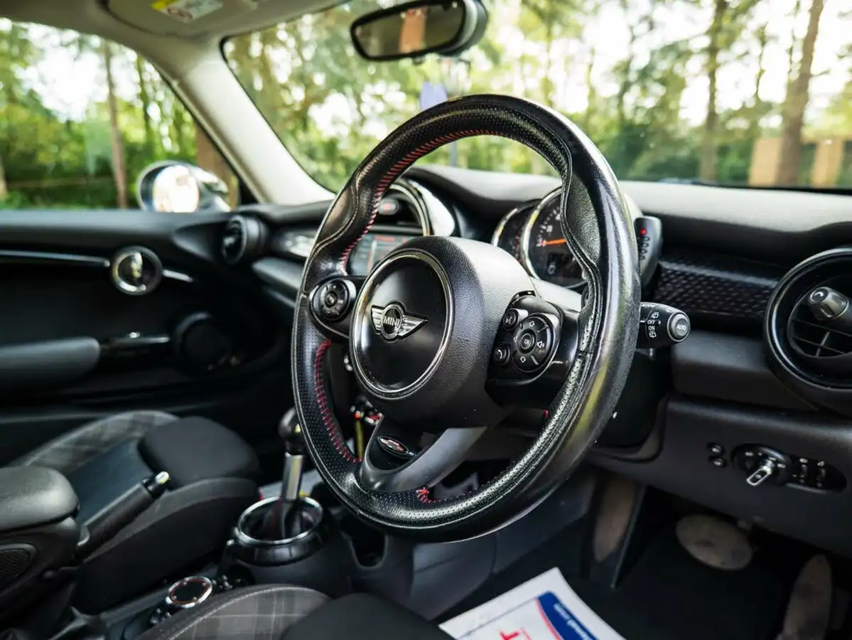2015-mini-cooper-20td-cooper-sd-170bhp-chili-ss-hatchback-3d-sport-auto-big-17
