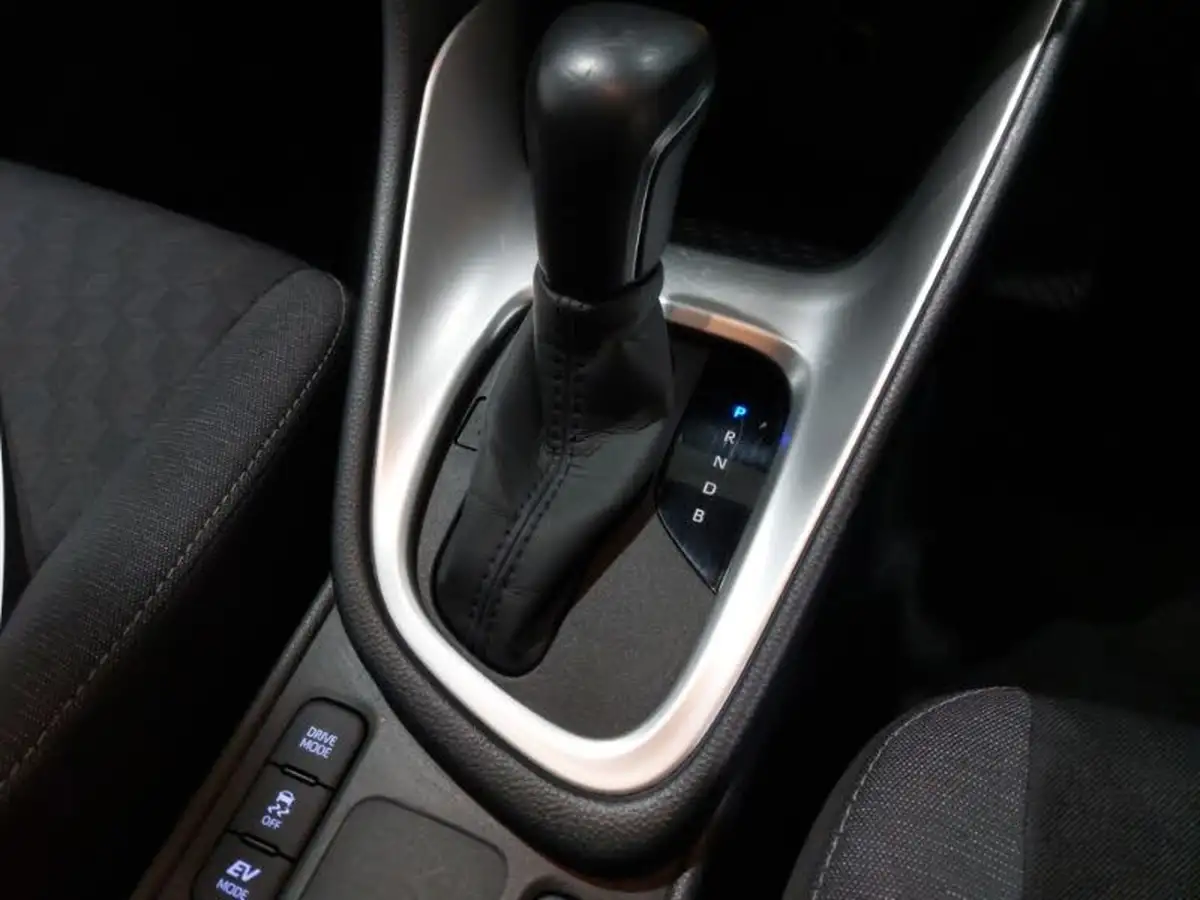 2022-toyota-yaris-15-vvt-i-design-big-15