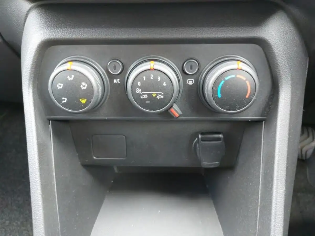 2023-dacia-sandero-10-tce-comfort-90bhp-big-18