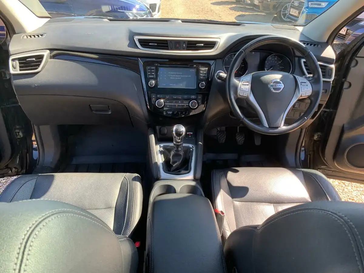 2014-nissan-qashqai-16dci-tekna-4x4-big-32