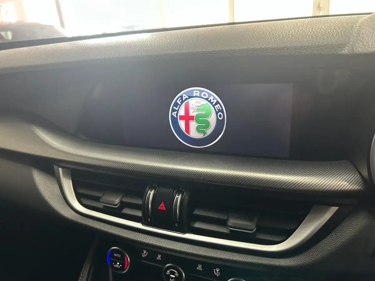 2022-alfa-romeo-stelvio-20-sprint-197bhp-big-66