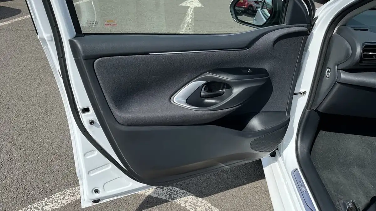 2022-toyota-yaris-15-vvt-i-design-big-33