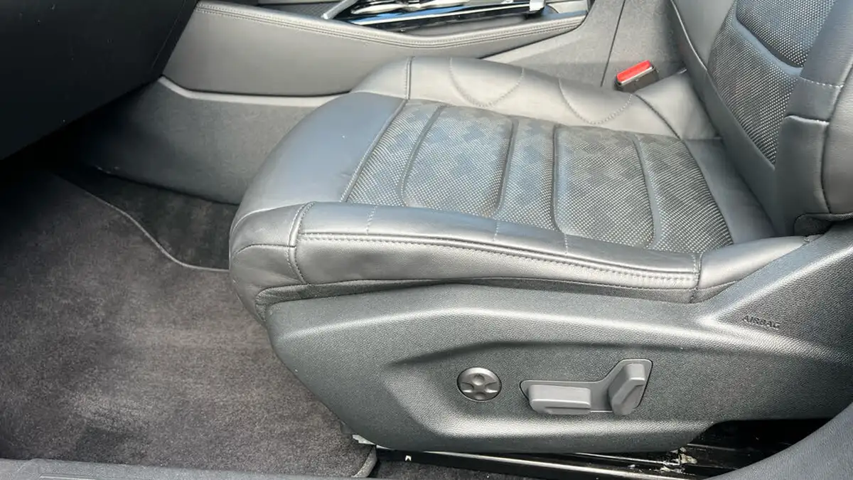 2023-citroen-c5-x-12-puretech-sense-plus-big-43