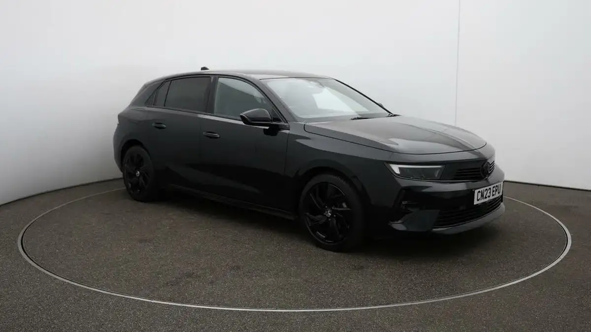 2023-vauxhall-astra-12-turbo-gs-hatchback-big-35