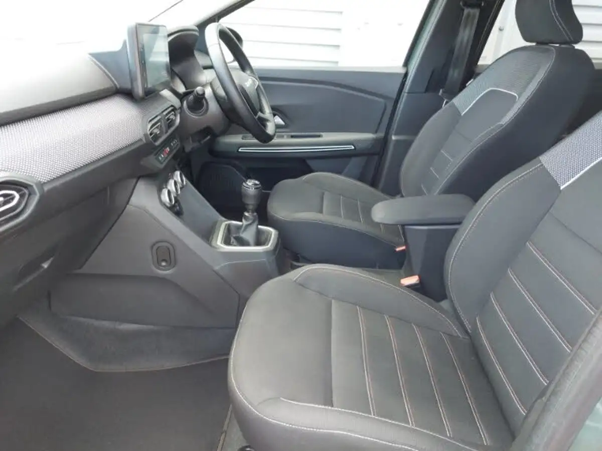 2023-dacia-jogger-10-tce-extreme-se-big-4