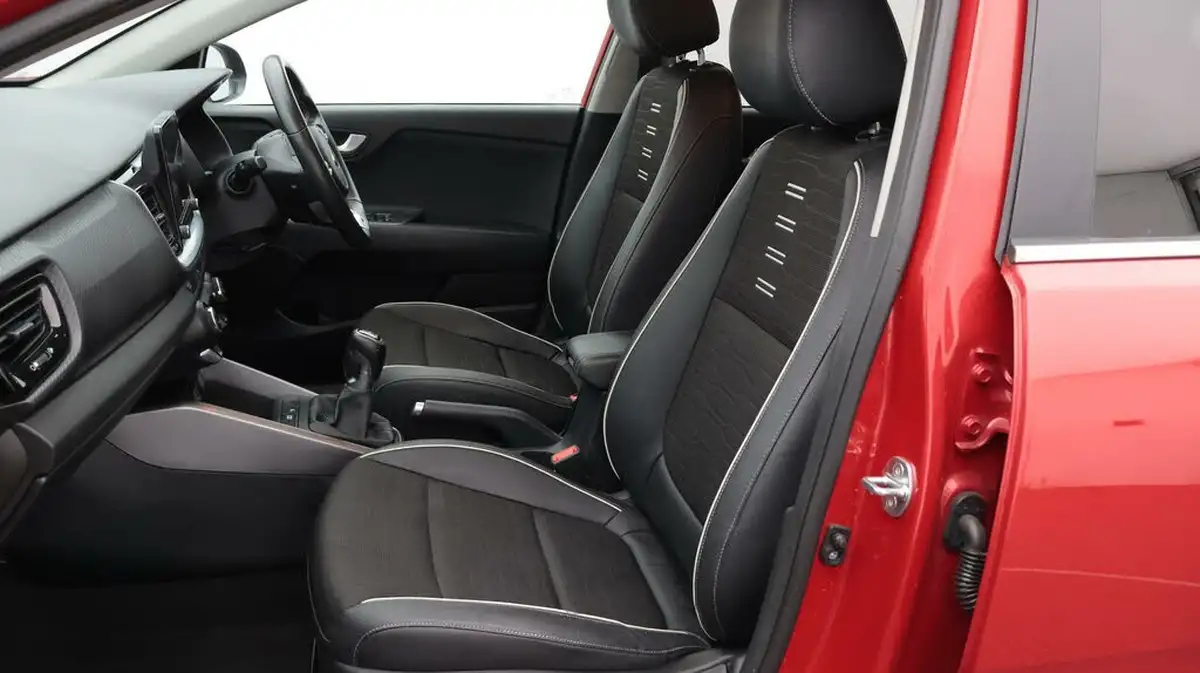 2021-kia-stonic-10-t-gdi-gt-line-big-14