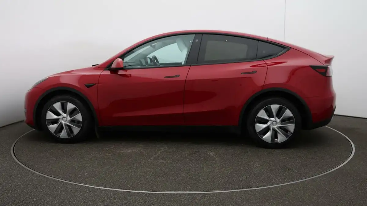 2022-tesla-model-y-e-long-range-big-55