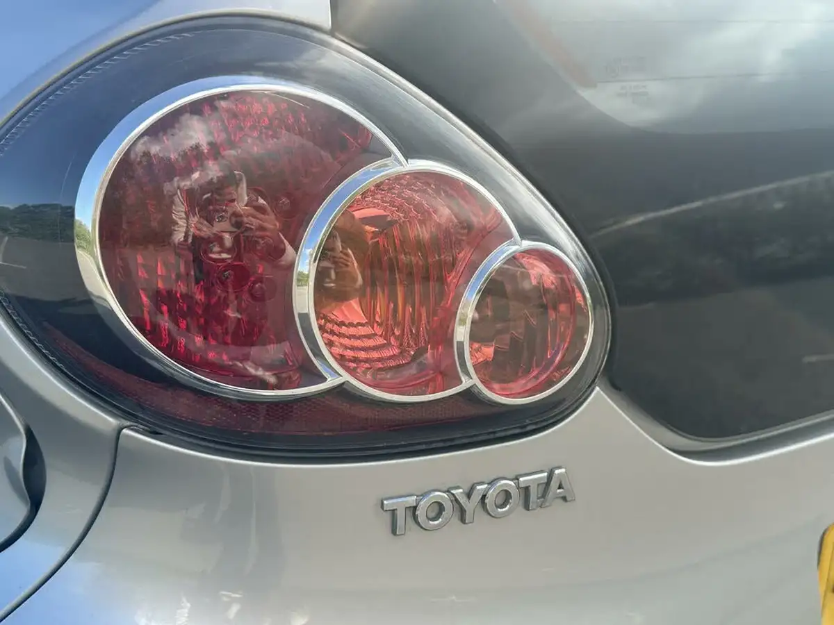 2011-toyota-aygo-10-aygo-ice-5d-big-12