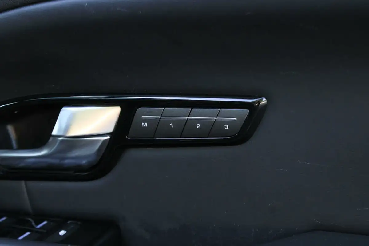 2018-land-rover-range-rover-evoque-20td4-hse-dynamic-lux-ss-hatchback-5d-auto-big-34