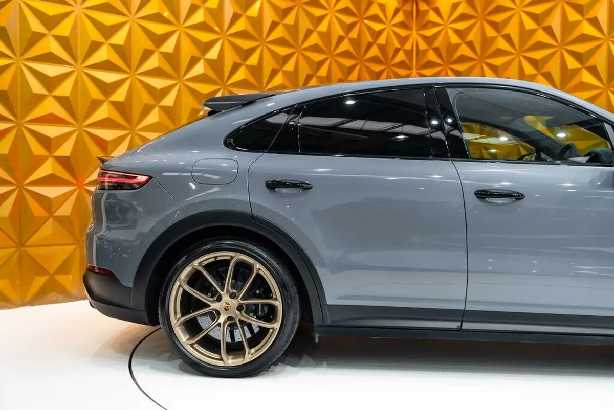 2022-porsche-cayenne-40-v8-turbo-gt-big-30
