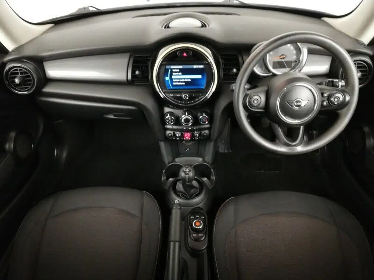 2019-mini-cooper-15-cooper-classic-hatchback-3d-big-2