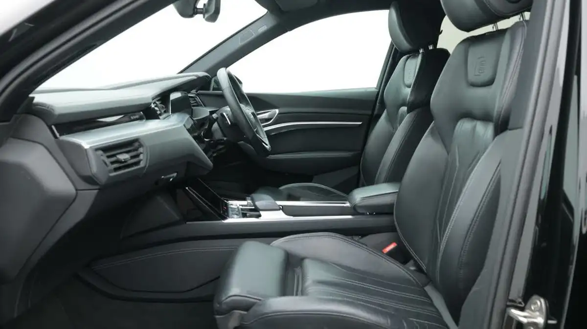 2022-audi-e-tron-55e-black-edition-sportback-big-14