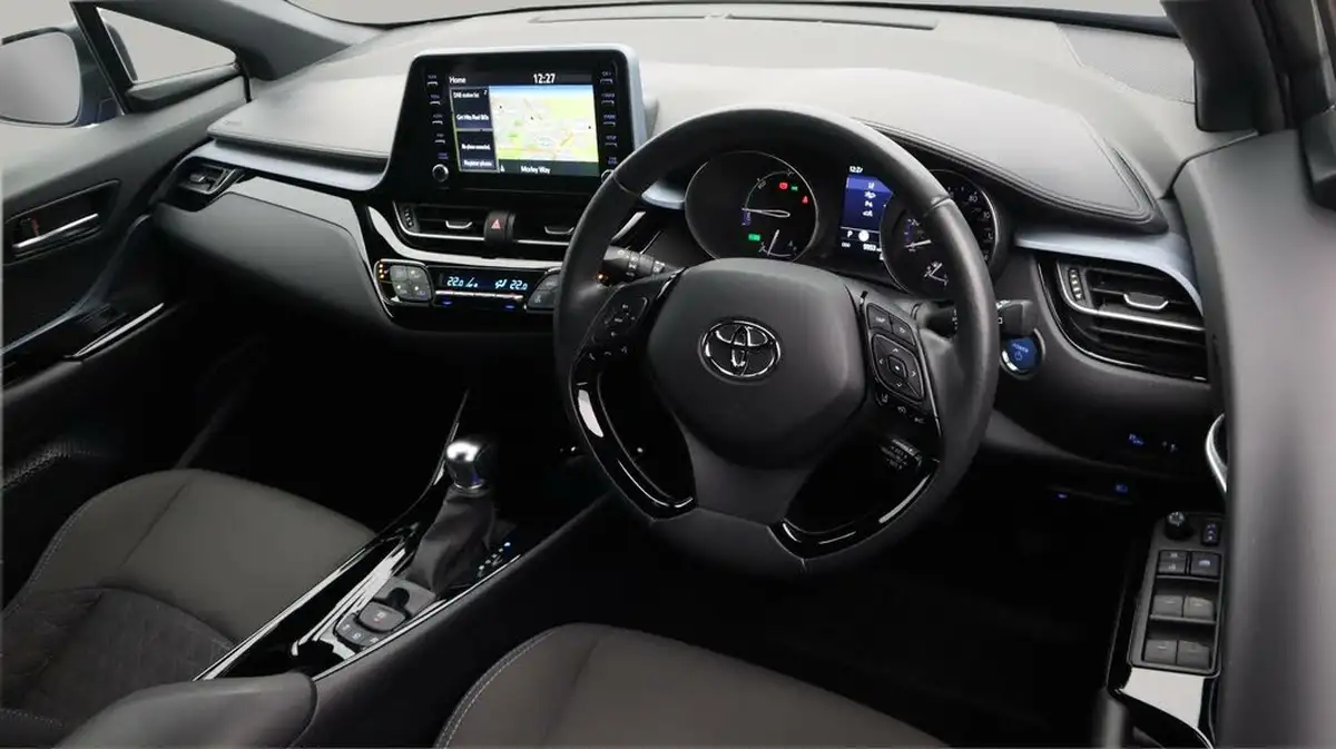 2021-toyota-c-hr-18-vvt-i-design-big-9