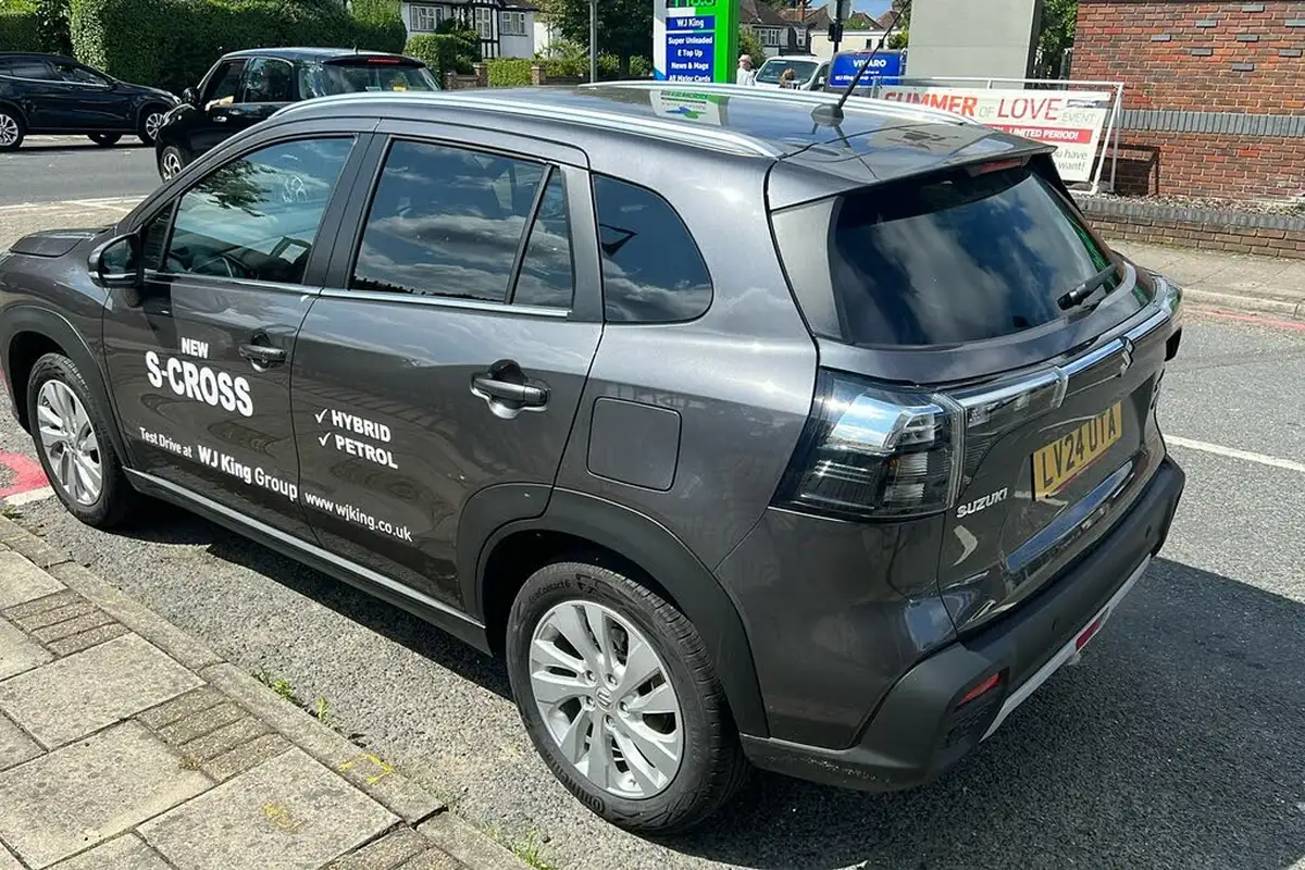 2024-suzuki-s-cross-15-motion-big-11