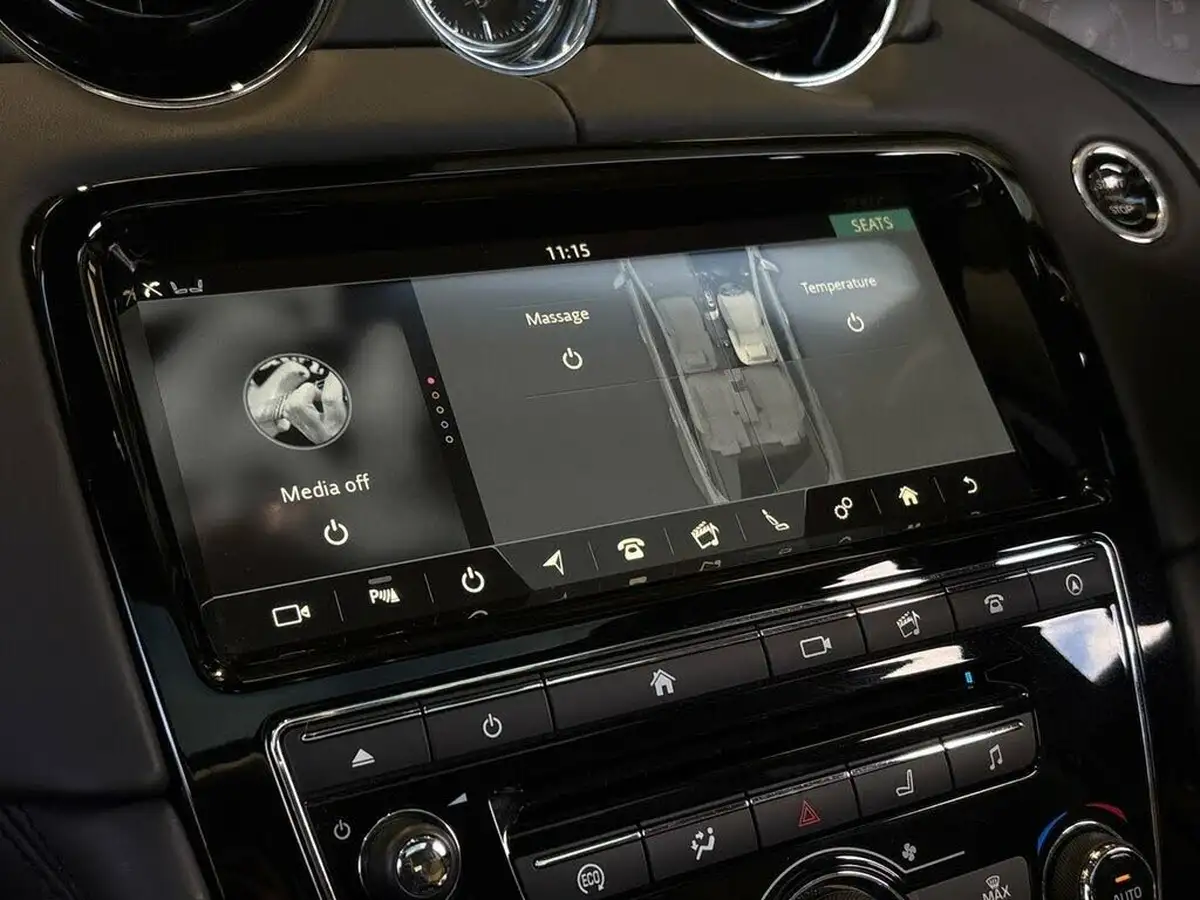 2019-jaguar-xj-series-30td-xj-portfolio-lwb-big-35