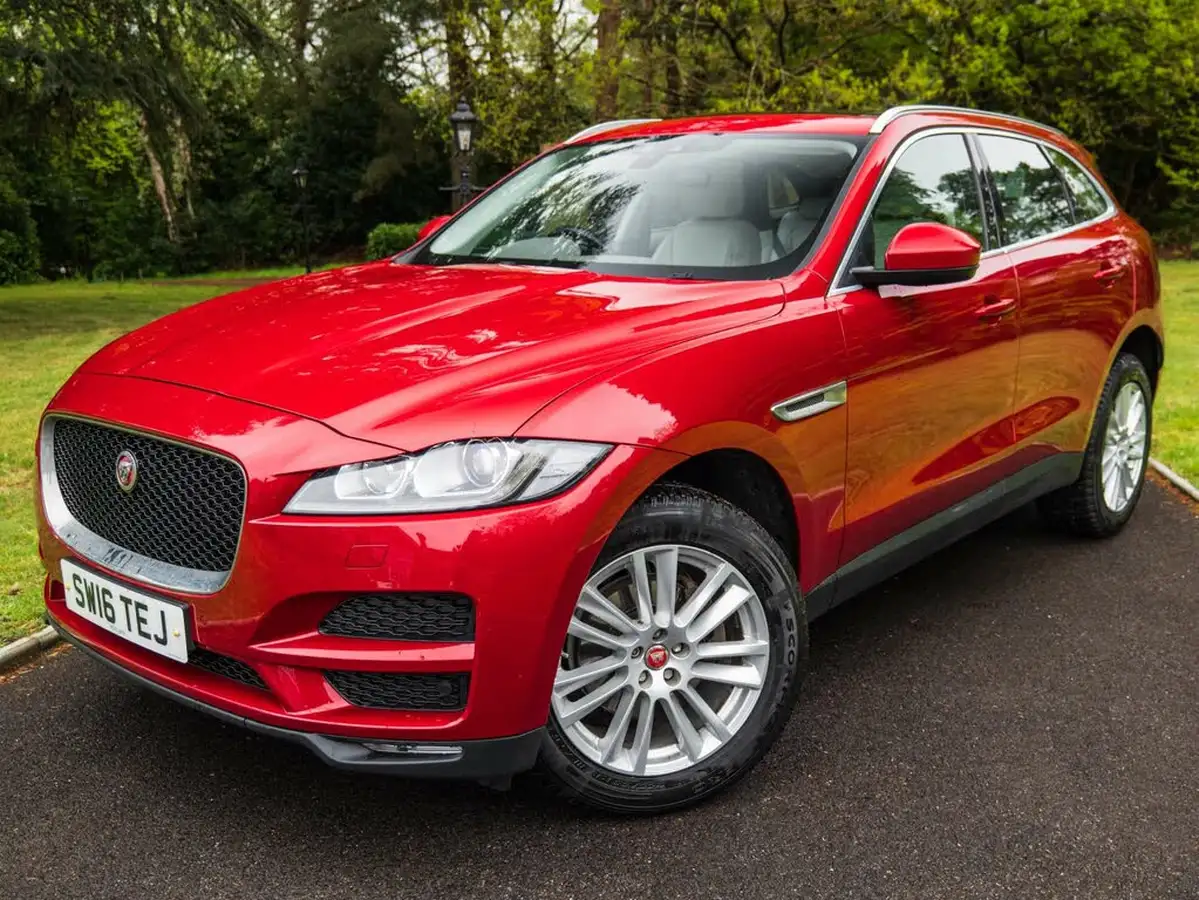 2016-jaguar-f-pace-20-i4d-portfolio-awd-auto-big-2