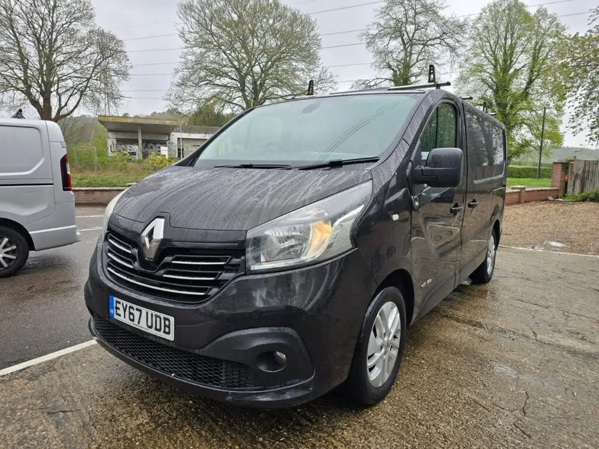2017-renault-trafic-16dci-sl27-120-sport-nav-panel-big-1