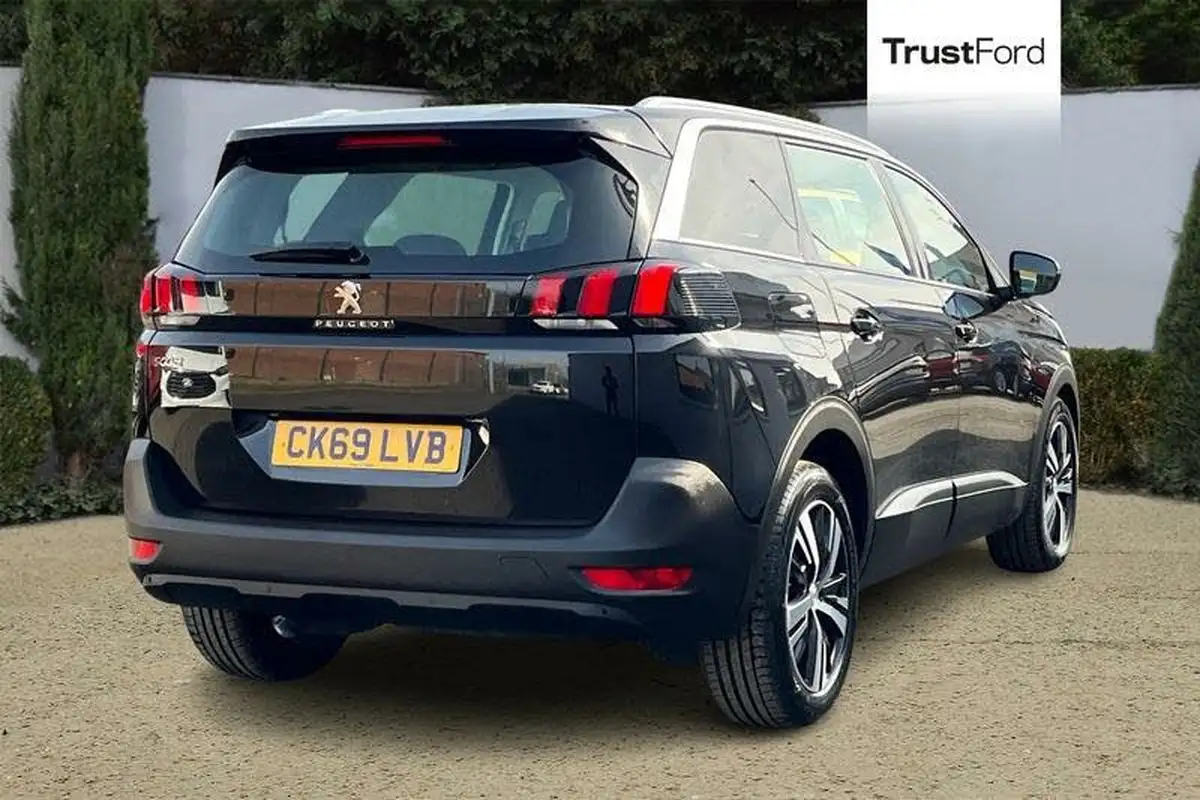 2019-peugeot-5008-suv-15-bluehdi-active-big-3