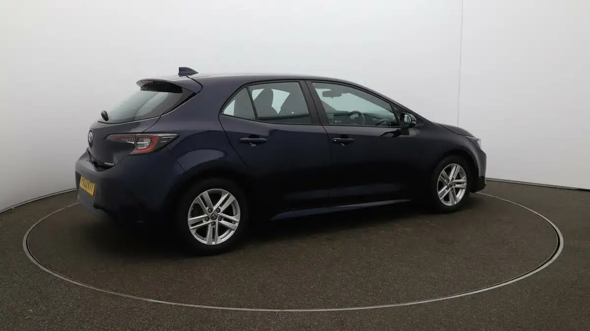 2022-toyota-corolla-18-vvt-i-icon-tech-trk-hatchback-5d-big-43