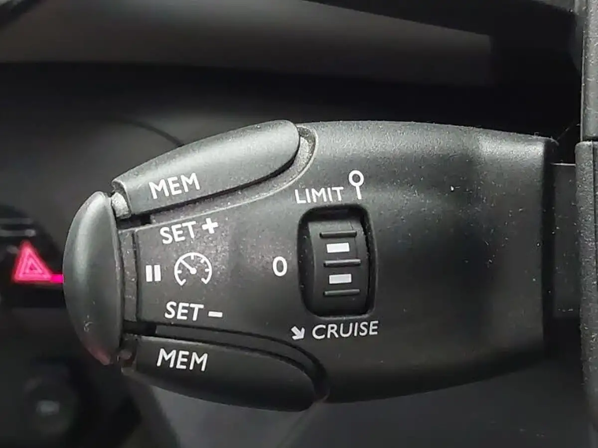 2022-citroen-c5-aircross-15bluehdi-shine-ss-big-16