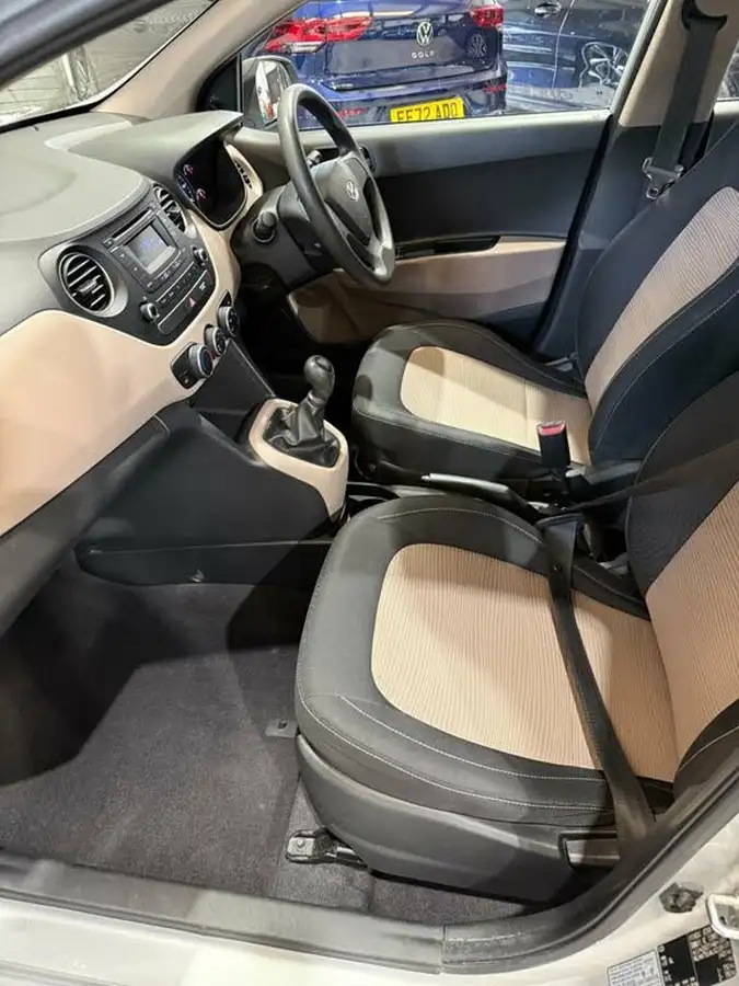 2015-hyundai-i10-10-blue-drive-s-big-13