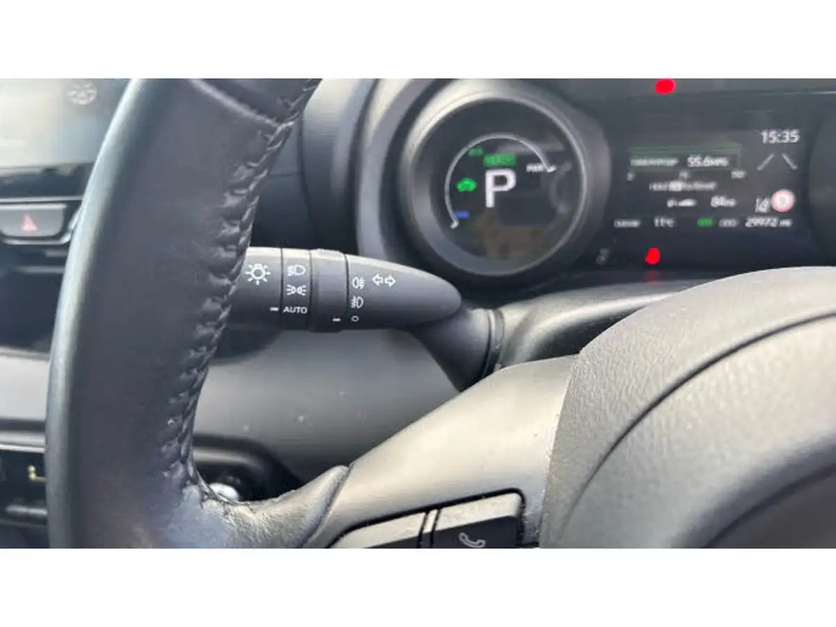 2022-toyota-yaris-15-vvt-i-design-big-25