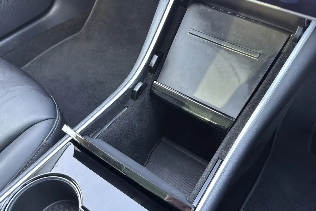 2020-tesla-model-3-e-long-range-big-39