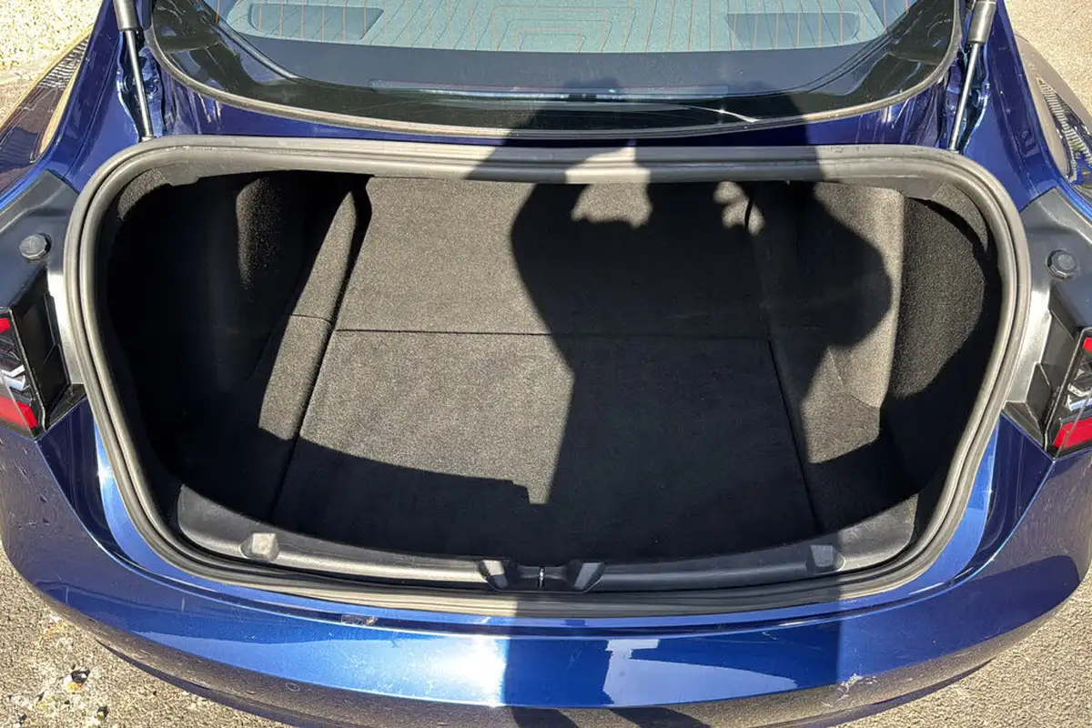 2020-tesla-model-3-e-long-range-big-17