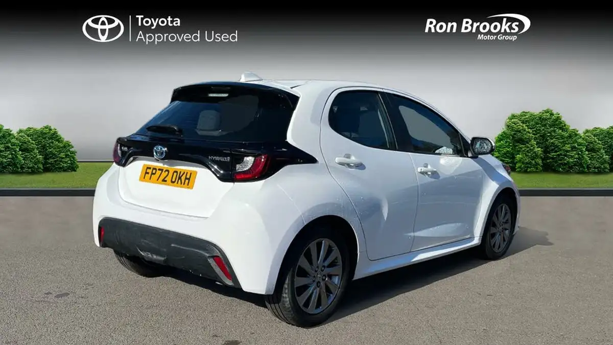 2022-toyota-yaris-15-vvt-i-icon-big-1