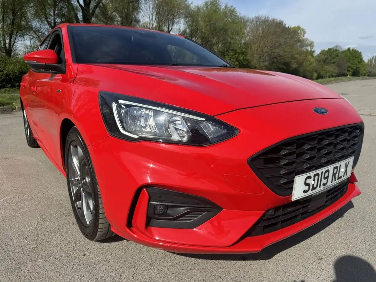 2019-ford-focus-10t-st-line-hatchback-big-32