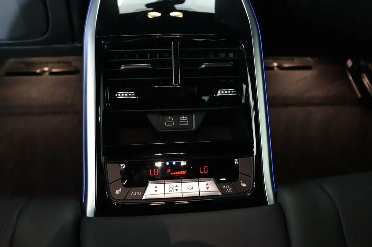 2022-bmw-8-series-30td-840d-xdrive-m-sport-gran-coupe-4d-big-58