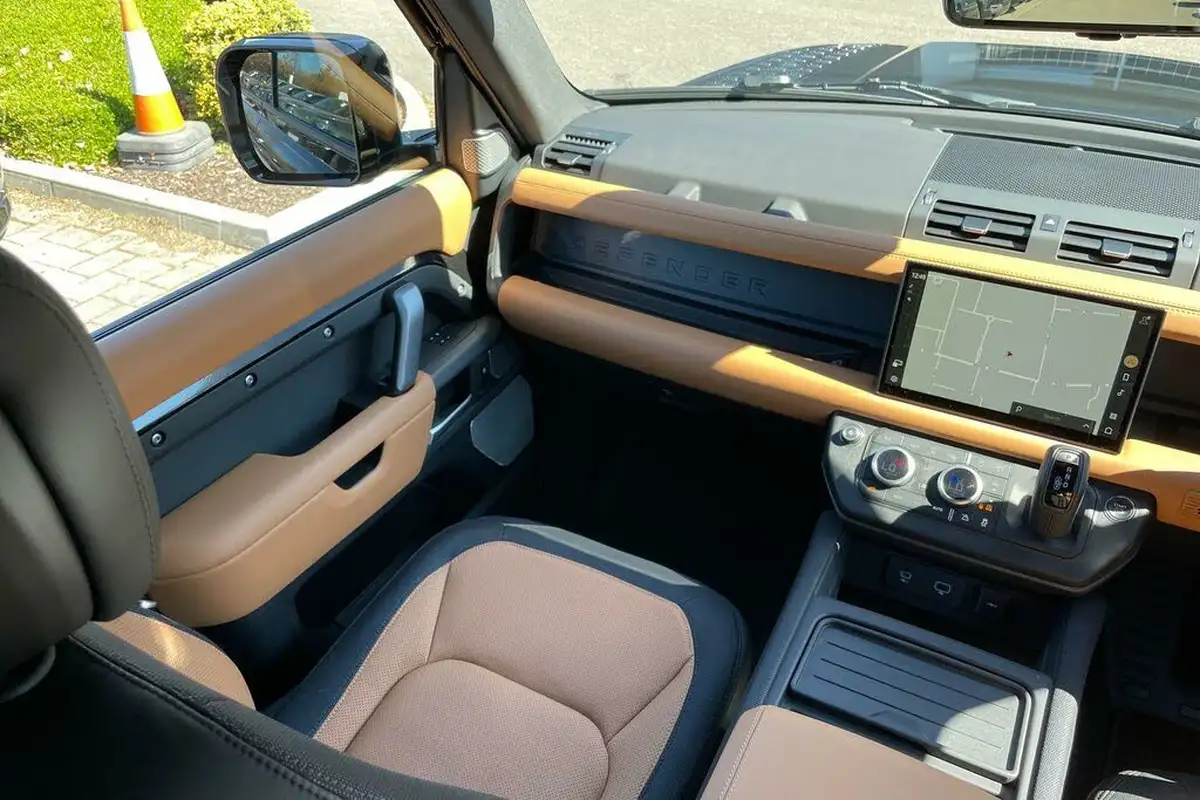 2024-land-rover-130-defender-30-d300-x-dynamic-hse-big-16