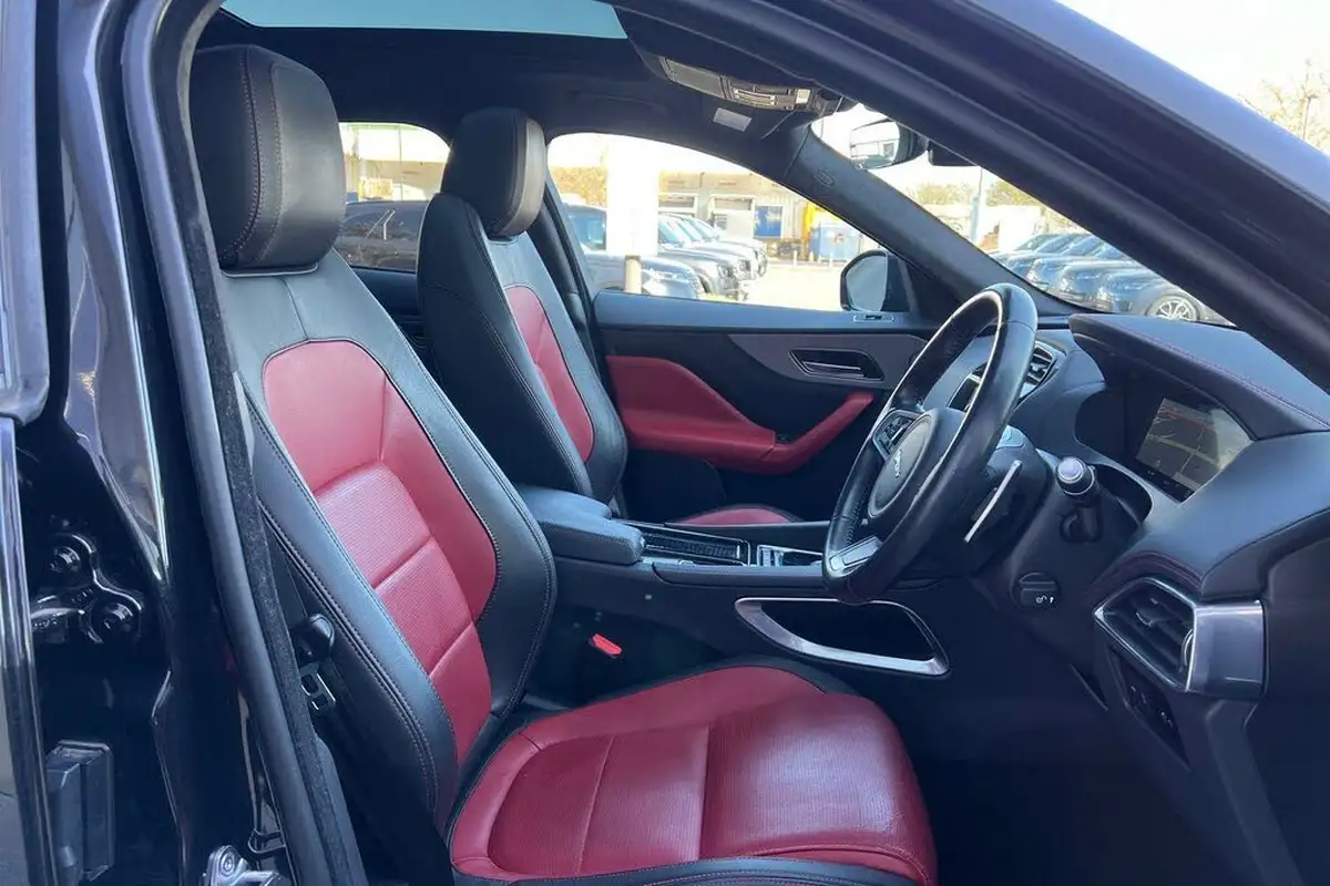 2019-jaguar-f-pace-20-i4d-chequered-flag-180ps-big-34