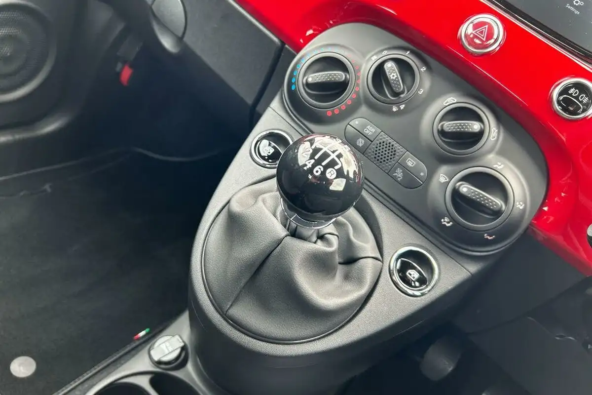 2023-fiat-500c-10-red-big-8
