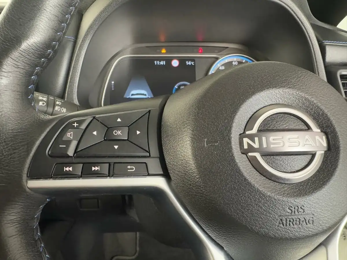 2023-nissan-leaf-e-tekna-39kwh-big-22