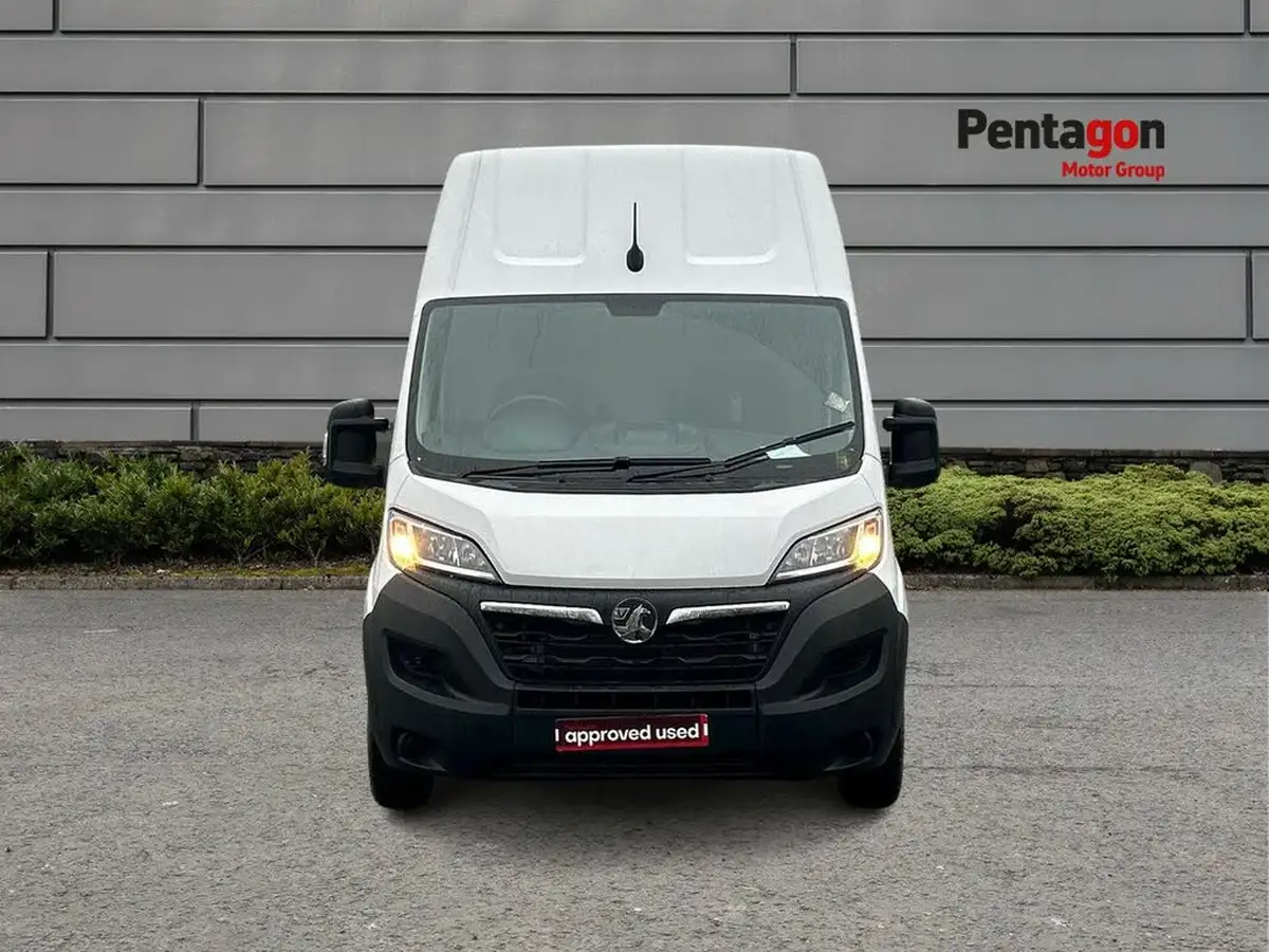 2024-vauxhall-movano-big-12