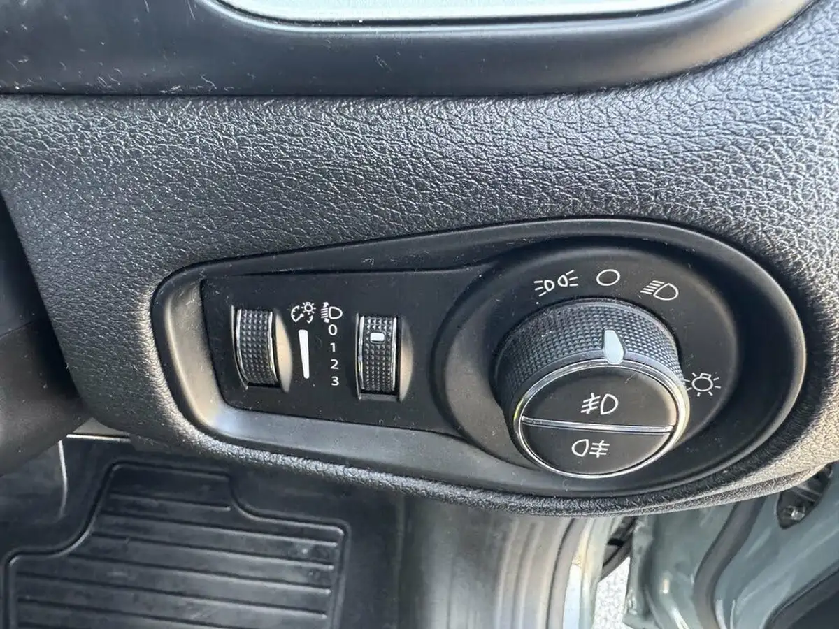 2015-jeep-renegade-16-multijet-ii-limited-ss-big-43